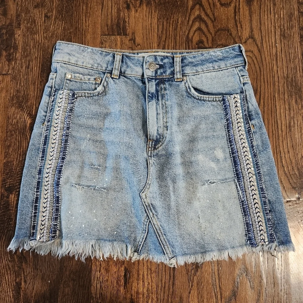 Free People Side Stripe Embellished Mini denim skirt cutoff distressed size 2